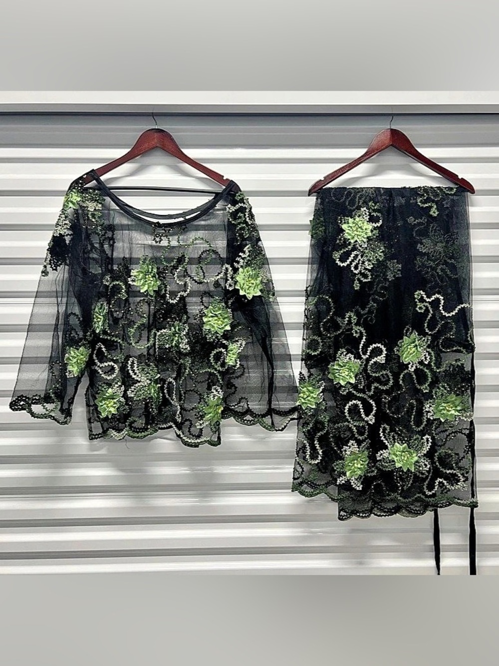 Vintage Floral Embroidered Blouse and Skirt Set size 10